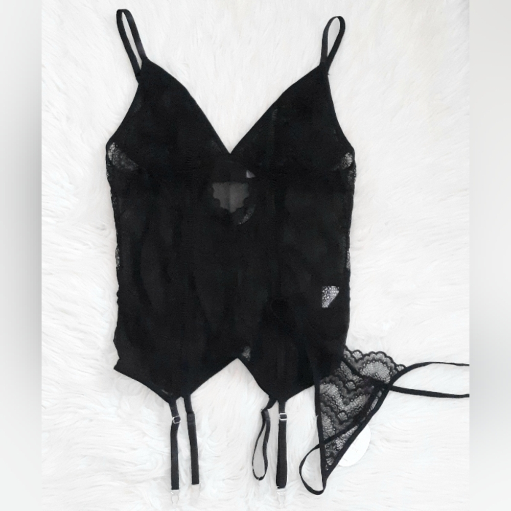 NWT Avid Love Garter Cami Panty Set